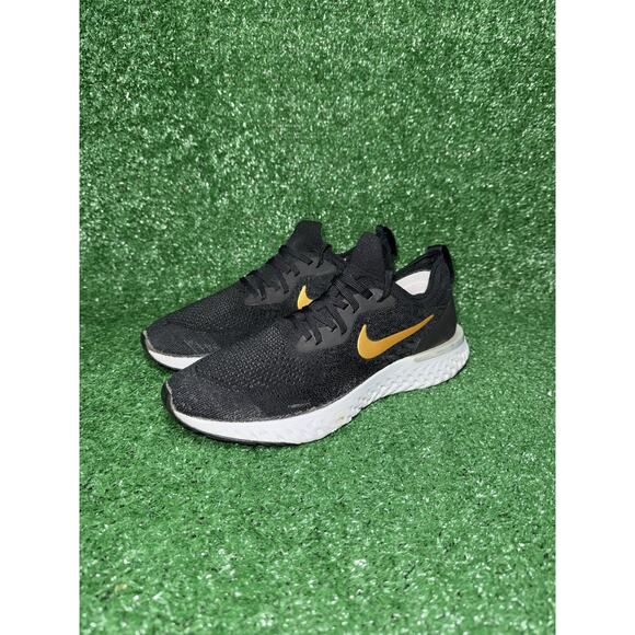 Nike Womens Epic React Flyknit Black Gold Athletic Sneaker Running Shoe Size 8.5 - Picture 3 of 9